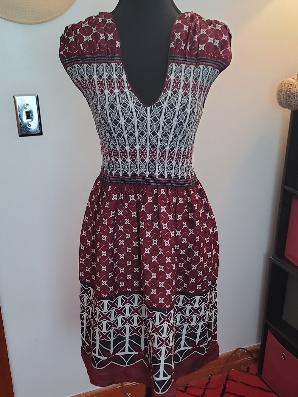 Max Studio Burgundy and White Patterned V-Neck Midi Dress size small NWT